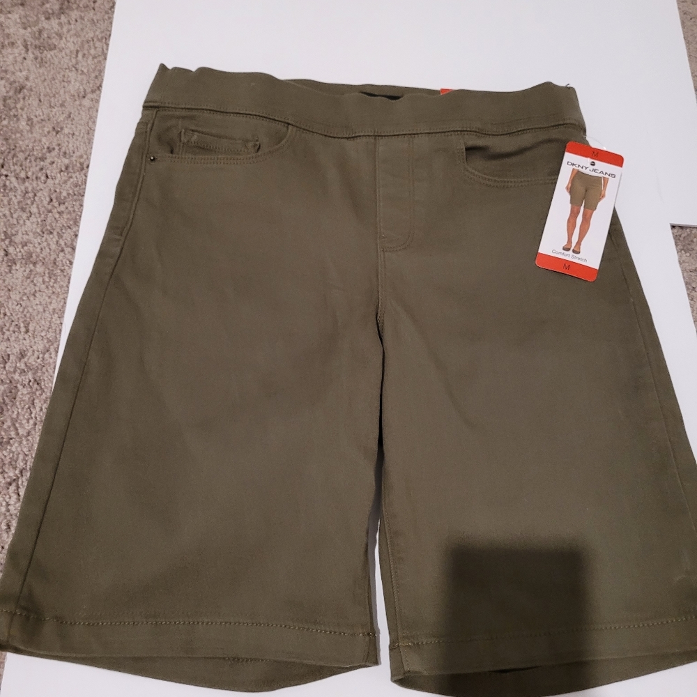 DKNY Jeans Shorts Olive Pull On Denim   with Comfort Stretch Size-Medium NWT